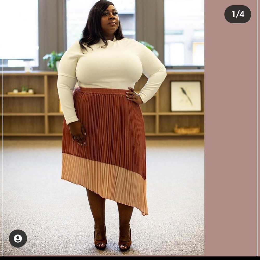 A symmetrical skirt